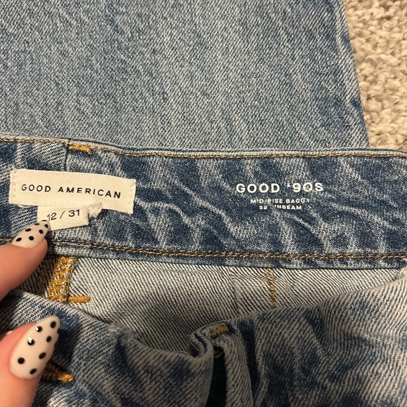 Good American Good 90’s Mid Rise Baggy Jeans - Picture 2 of 4